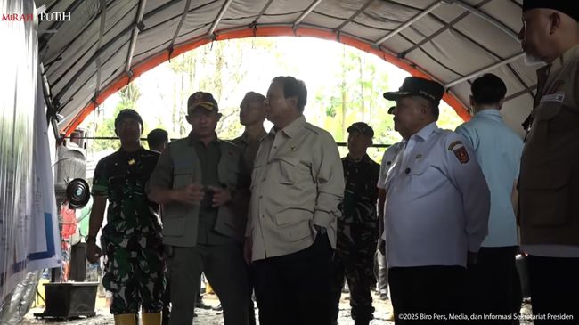 Prabowo ke Sumbar, Ucap Terima Kasih ke TNI-Polri-Pejabat yang Kerja