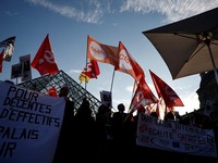 Mengular, Turis Antre Panjang Depan Museum Louvre Gegara Pegawai Mogok