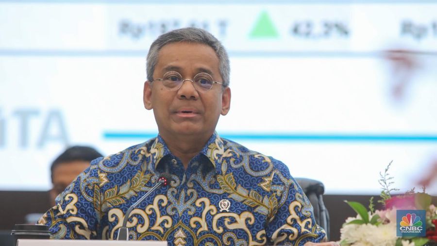 Wakil Menteri Keuangan, Suahasil Nazara saat konferensi pers APBN KITA di Kantor Kementerian Keuangan, Jakarta, Kamis (18/12/2025). (CNBC Indonesia/Faisal Rahman)