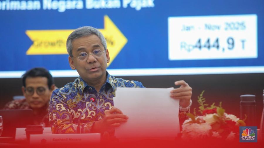 Wakil Menteri Keuangan, Suahasil Nazara saat konferensi pers APBN KITA di Kantor Kementerian Keuangan, Jakarta, Kamis (18/12/2025). (CNBC Indonesia/Faisal Rahman)