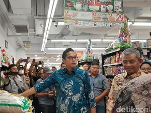 Sidak Pasar Jelang Nataru, Walkot Rico Temukan Banyak Produk Kedaluwarsa