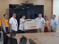 Grup Merdeka Donasi Rp977 Juta untuk Bencana Banjir & Longsor Sumatra