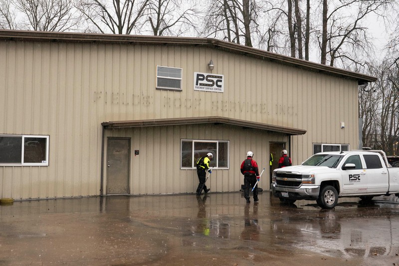 Hujan berkepanjangan telah menyebabkan banjir di Kent, Washington, Amerika Serikat. Luapan sungai akibat hujan deras merendam permukiman, jalan, dan area industri, Kamis (18/12/2025). (REUTERS/David Ryder)