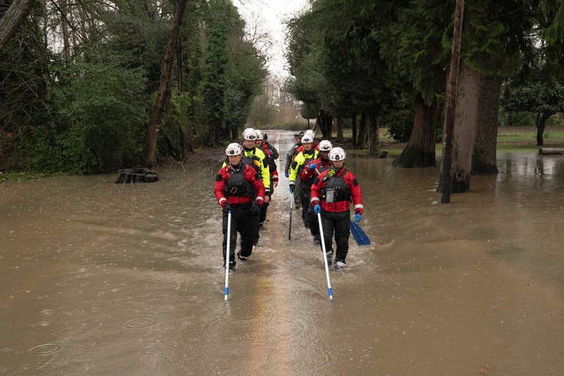 Hujan berkepanjangan telah menyebabkan banjir di Kent, Washington, Amerika Serikat. Luapan sungai akibat hujan deras merendam permukiman, jalan, dan area industri, Kamis (18/12/2025). (REUTERS/David Ryder)
