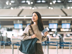 Traveler, Ini Pakaian yang Nyaman Dipakai untuk Penerbangan Jarak Jauh
