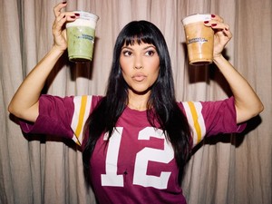 Kourtney Kardashian Setop Suntik Botox, Supaya Mata Batin Tak Tertutup