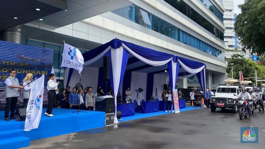 Menteri Komunikasi dan Digital Meutya Hafid dalam kegiatan Pelaksanaan Apel Bersama Posko Siaga Kualitas Layanan Telekomunikasi Natal Tahun 2025 dan Tahun Baru 2026, Jakarta, Jumat (19/12/2025). (CNBC Indonesia/Novina Putri Bestari)