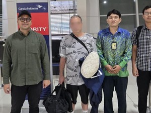 Izin Belajar Agama Malah Menyimpang, Warga AS Dideportasi