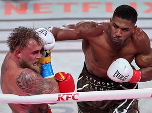 Wajah Jake Paul Dibikin Hancur Anthony Joshua, Ibunya Ngamuk