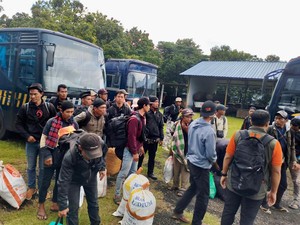 Pemprov Jateng Pulangkan 100 Warganya yang Terdampak Bencana Sumatera