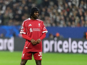 Liverpool Kena Badai Cedera, Iraola Pastikan Frimpong Cuma Kelelahan