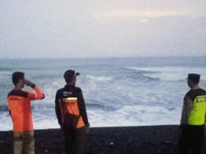 2 Pelajar Terseret Ombak Pantai Dewaruci Purworejo, 1 Hilang