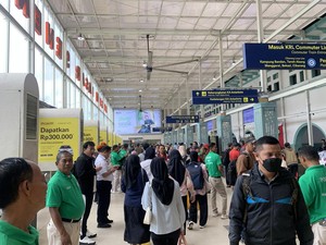 Cerita Para Pemudik Rela Pulang Kampung Lebih Awal di Stasiun Pasar Senen