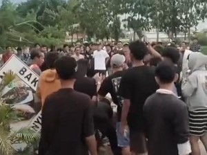Video: Heboh Jukir di Brebes Diamuk Massa usai Minta Uang Parkir Pemuda Nongkrong