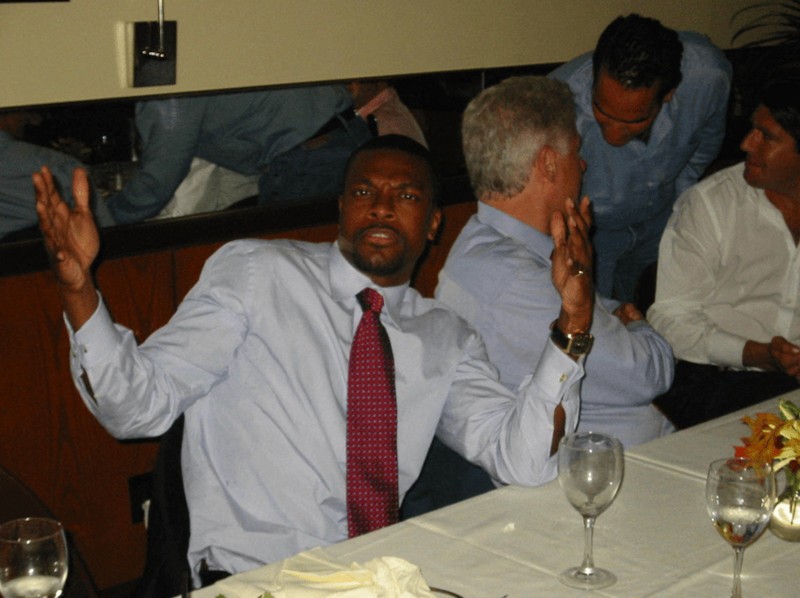 Bukti foto yang dirilis Departemen Kehakiman AS menunjukkan mantan presiden Bill Clinton hingga Michael Jackson bagian dari social circle penjahat seks Jeffrey Epstein. (via REUTERS/U.S. Justice Department)