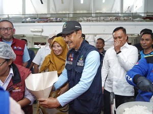 Tinjau Dapur Umum di Sibolga, Mensos Pastikan Suplai Makanan Terjaga