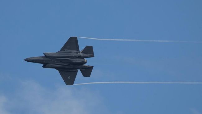 Penampakan Jet Tempur Siluman F-35 AS Mendarat di Puerto Riko