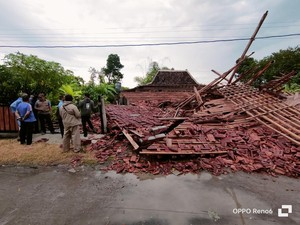 Rumah Joglo di Sambungmacan Sragen Rata dengan Tanah Diterjang Hujan Angin