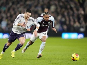 Villa Vs MU: Dalot Malas-malasan Bikin Setan Merah Kalah