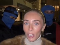 Bonnie Blue Berulah Depan KBRI London, Bawa Bendera RI di Belakang Rok