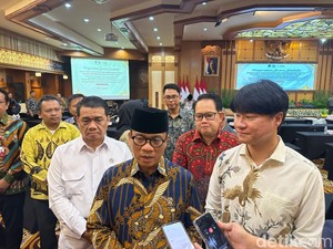 Ribuan PC Dihibahkan ke Desa Jatim, Mendes Dorong Percepatan Digitalisasi