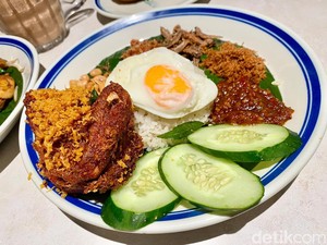 The Pandan Club: Cicip Nasi Lemak hingga Egg Tart Pandan di Kafe Hutan Kota
