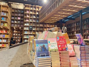 Labirin-labirin Ini Ternyata Toko Buku di Kuala Lumpur