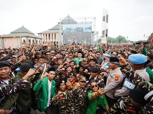Pimpin Apel Kebangsaan Banser, Kapolri Ajak Dukung Misi Asta Cita Presiden