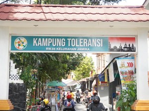 Merawat Tradisi Toleransi di Gang Luna Bandung