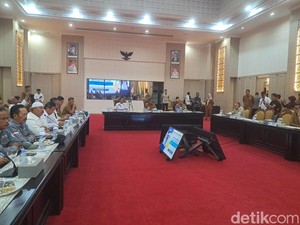 Banjir Belum Surut di Serang, Warga Minta Pemprov Kerahkan Alat Berat