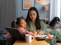 Cara Efektif Mengajarkan Anak Mengelola Uang dengan Bijak