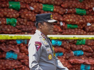 72 Ton Bawang Bombay Ilegal dari Kalteng Disita, Disamarkan Jadi Cangkang Sawit