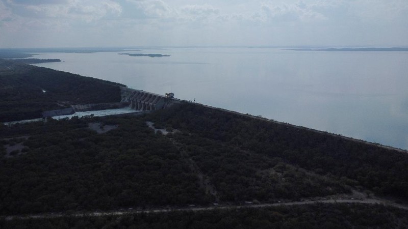 Meksiko membuka pintu air untuk membayar hutang air kepada AS di China, negara bagian Nuevo Leon, Meksiko, 22 Desember 2025. (REUTERS/Daniel Becerril)