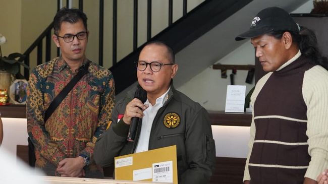 Menteri P2MI Sambut Jenazah PMI Korban Kebakaran Hong Kong di Soetta