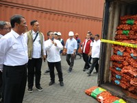72 Ton Bawang Bombai Impor Ilegal Masuk RI, Amran Kasih Ancaman Keras