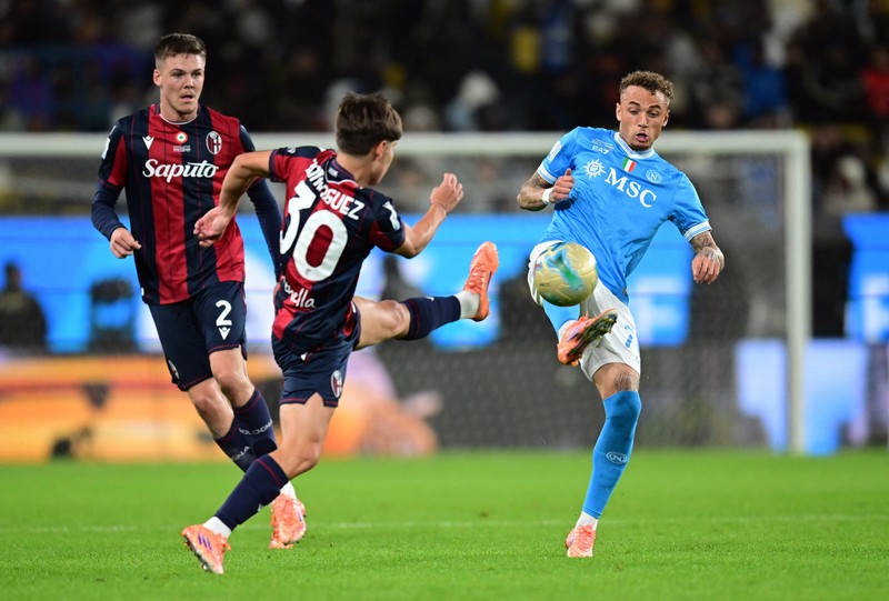 Napoli menjuarai Piala Super Italia setelah mengatasi Bologna 2-0 pada partai final di Stadion Al-Awwal Park, Riyadh, Senin (22/12/2025) malam waktu setempat. (REUTERS/Guglielmo Mangiapane)