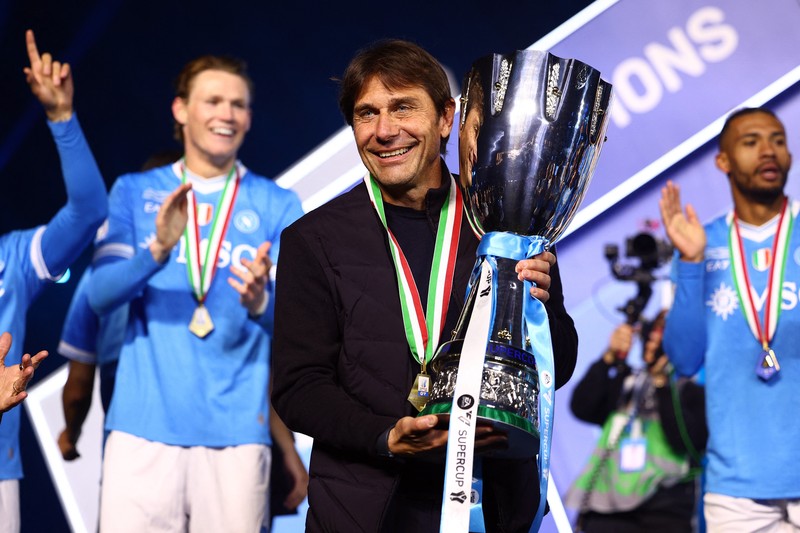 Napoli menjuarai Piala Super Italia setelah mengatasi Bologna 2-0 pada partai final di Stadion Al-Awwal Park, Riyadh, Senin (22/12/2025) malam waktu setempat. (REUTERS/Guglielmo Mangiapane)