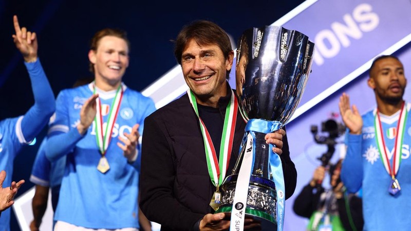 Napoli menjuarai Piala Super Italia setelah mengatasi Bologna 2-0 pada partai final di Stadion Al-Awwal Park, Riyadh, Senin (22/12/2025) malam waktu setempat. (REUTERS/Guglielmo Mangiapane)