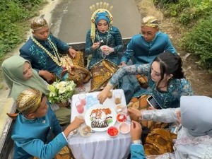 Viral Pengantin di Purwerejo, Naik Mobil Bak Terbuka tapi Konsepnya Mewah