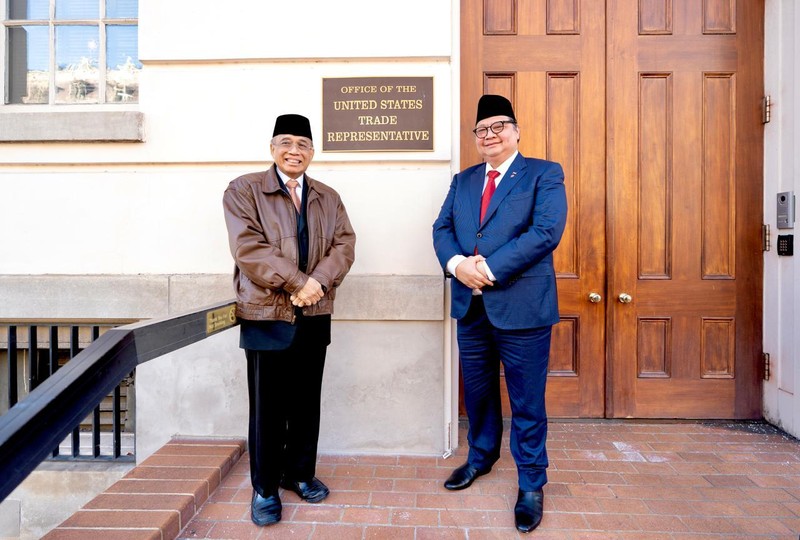 Pertemuan resmi antara Menteri Koordinator Bidang Perekonomian Airlangga Hartarto dengan United States Trade Representative (USTR) Ambassador Jamieson Greer pada Senin (22/12) di Washington D.C. (Dok. ekon.go.id)
