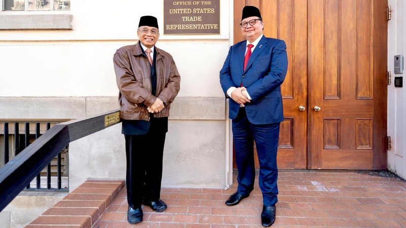 Pertemuan resmi antara Menteri Koordinator Bidang Perekonomian Airlangga Hartarto dengan United States Trade Representative (USTR) Ambassador Jamieson Greer pada Senin (22/12) di Washington D.C. (Dok. ekon.go.id)