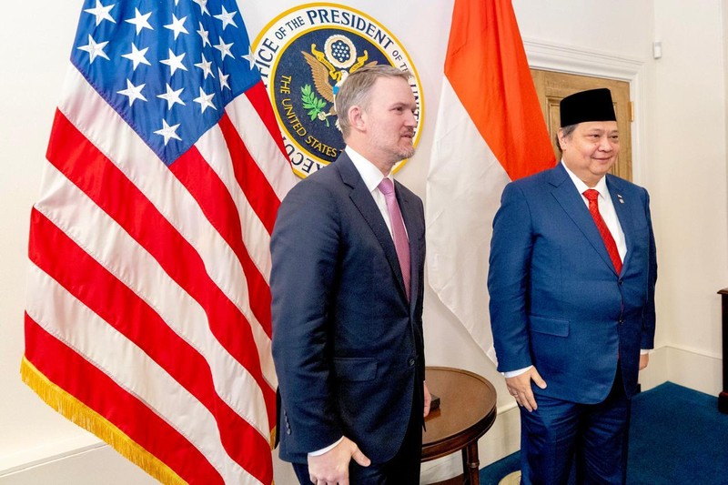 Pertemuan resmi antara Menteri Koordinator Bidang Perekonomian Airlangga Hartarto dengan United States Trade Representative (USTR) Ambassador Jamieson Greer pada Senin (22/12) di Washington D.C. (Dok. ekon.go.id)