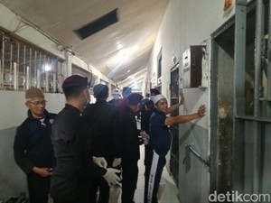 HP hingga Benda Tajam Disita Saat Razia Lapas Sumedang