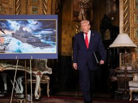 Momen Trump Pamer Kapal Perang Baru AS, Bakal Jadi yang Terbesar