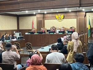 Nadiem Masih Sakit, Sidangnya Kembali Ditunda hingga Januari 2026