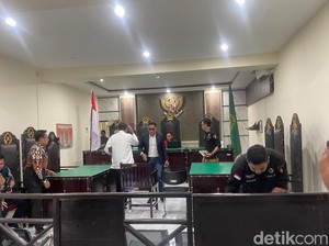 Praperadilan 2 Anggota DPRD NTB Ditolak di Kasus Uang Siluman