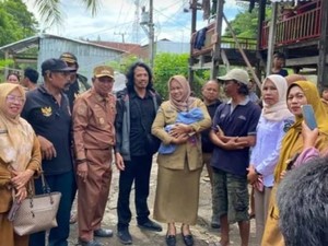 Geger Penemuan Bayi Perempuan Terbungkus Selimut di Kebun Takalar