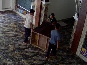 Heboh Warga Kendari Tarik Sumbangan Mimbar Masjid gegara Kalah Pemilihan RT