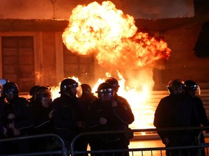 Video Wakil PM Albania Diduga Korupsi, Gedung Pemerintah Dilempari Molotov