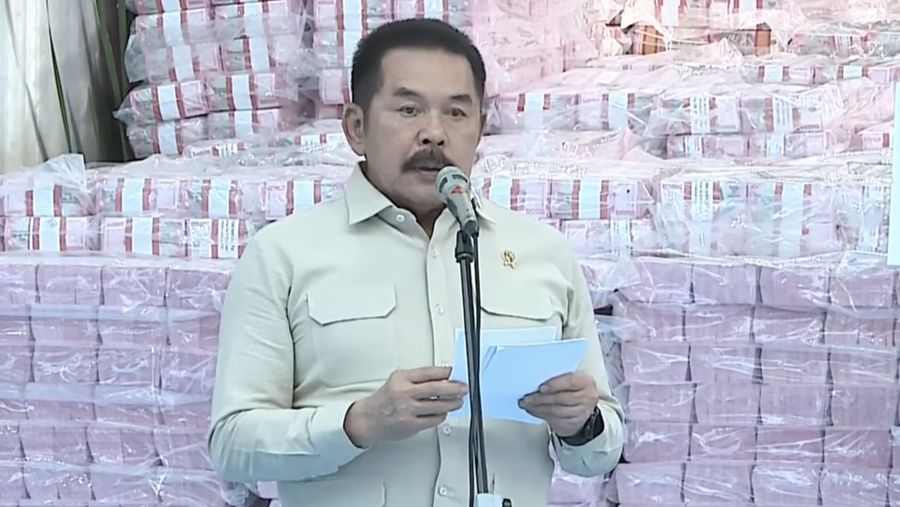 Jaksa Agung, ST Burhanuddin saat konferensi Pers Kegiatan Satgas PKH Serta Penyerahan Hasil Penyelamatan Keuangan Negara  di Kejaksaan Agung, Jakarta, Rabu (24/12/2025). (YouTUbe/Sekretariat Presiden)